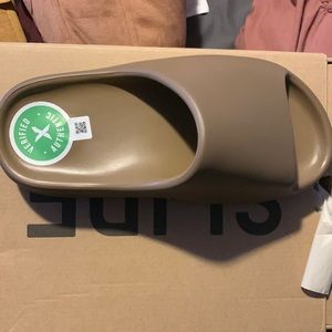 YEEZY slides in color core